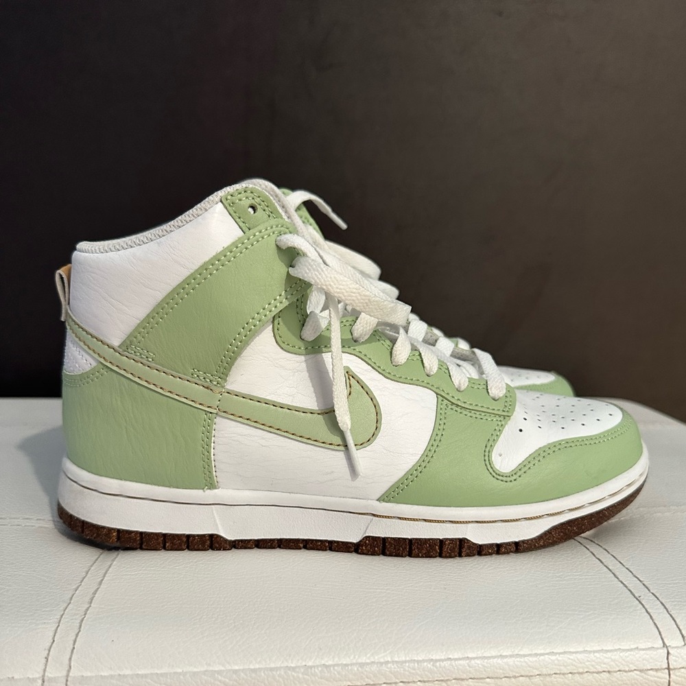 Nike Dunks Retro Hi (Honeydew)